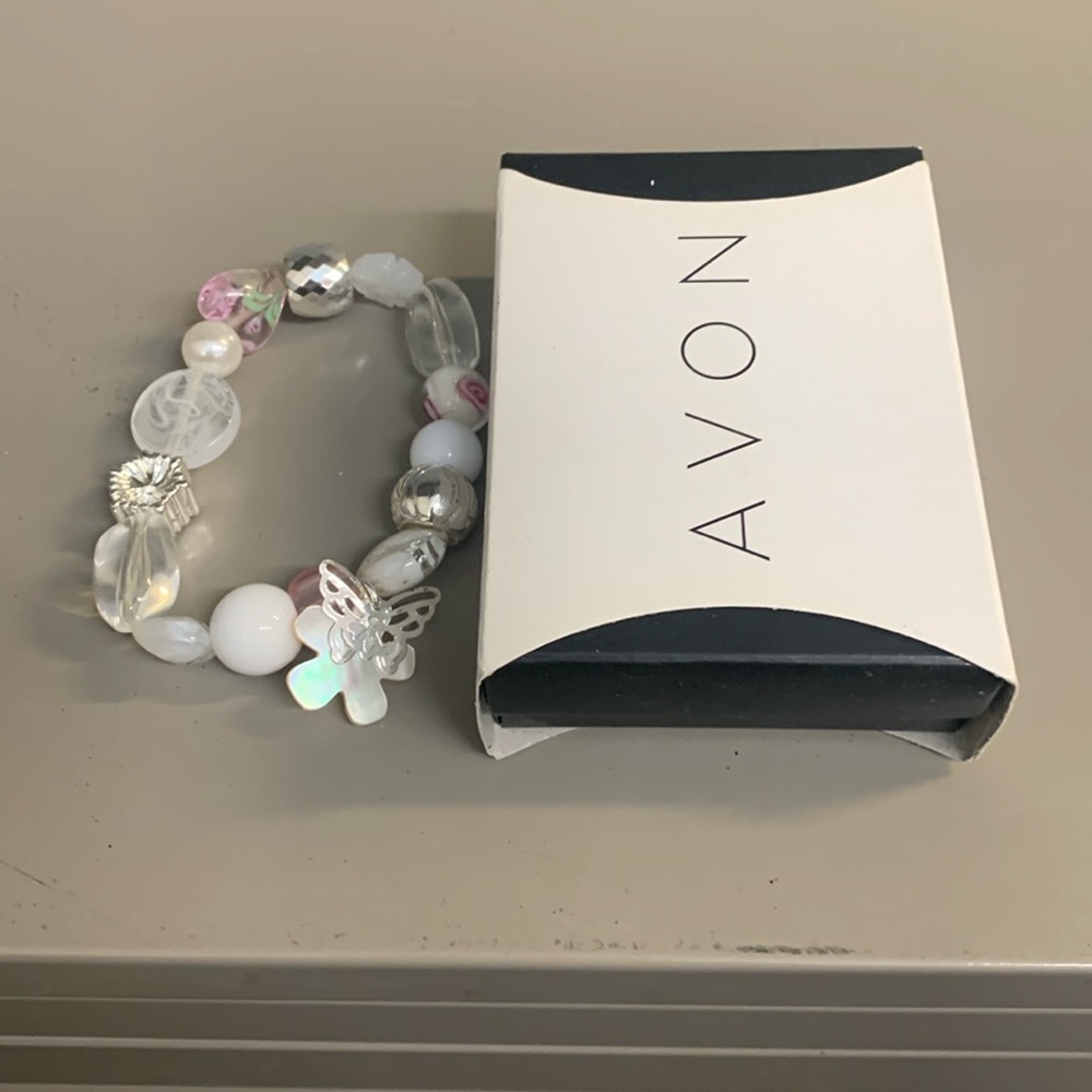 Avon Beaded Chic Charm Bracelet Romance with Butterfly Charm Brand New in Box